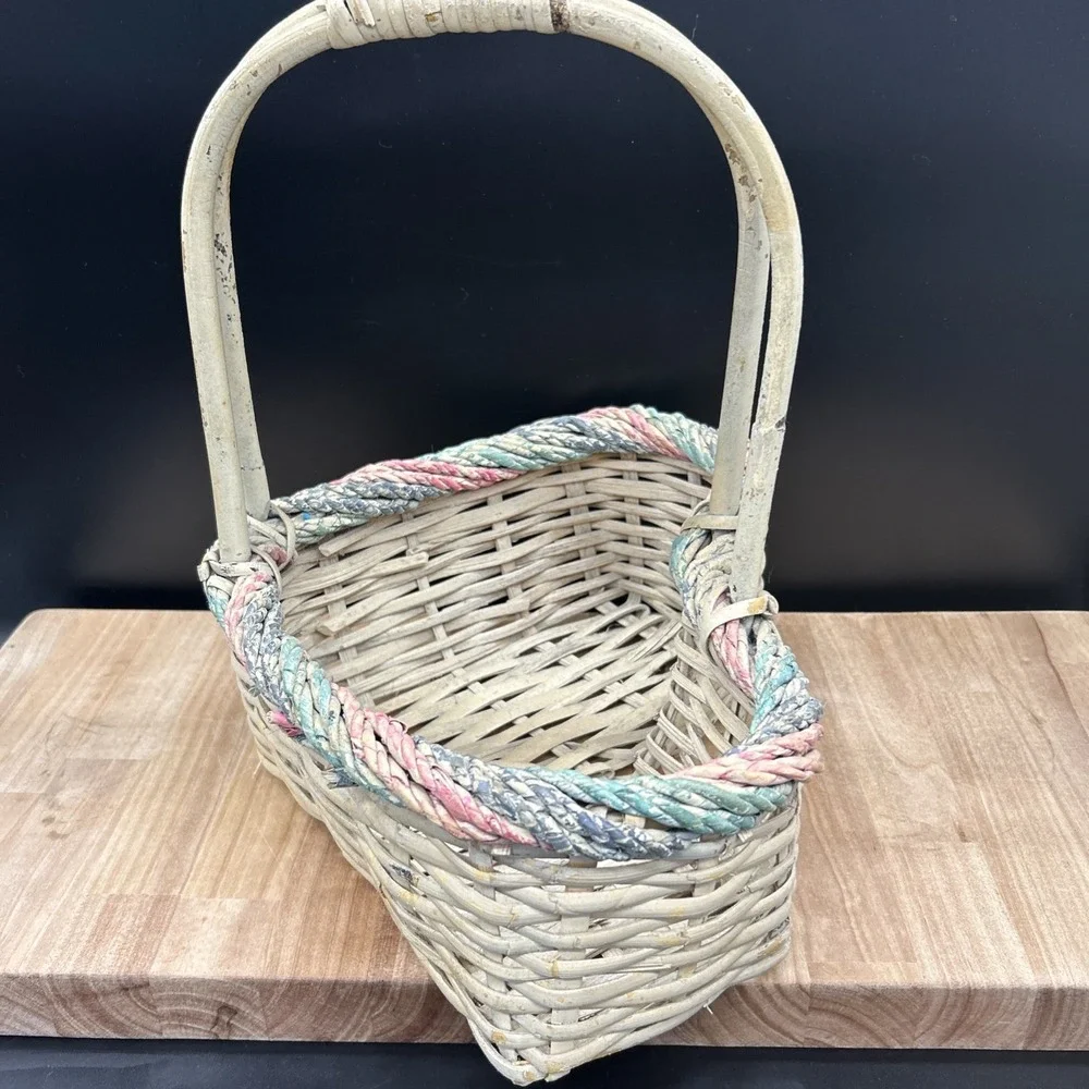 Vintage Heart Shape Woven Wicker Basket Colorful Pastel Rope Accent w/Handle 16